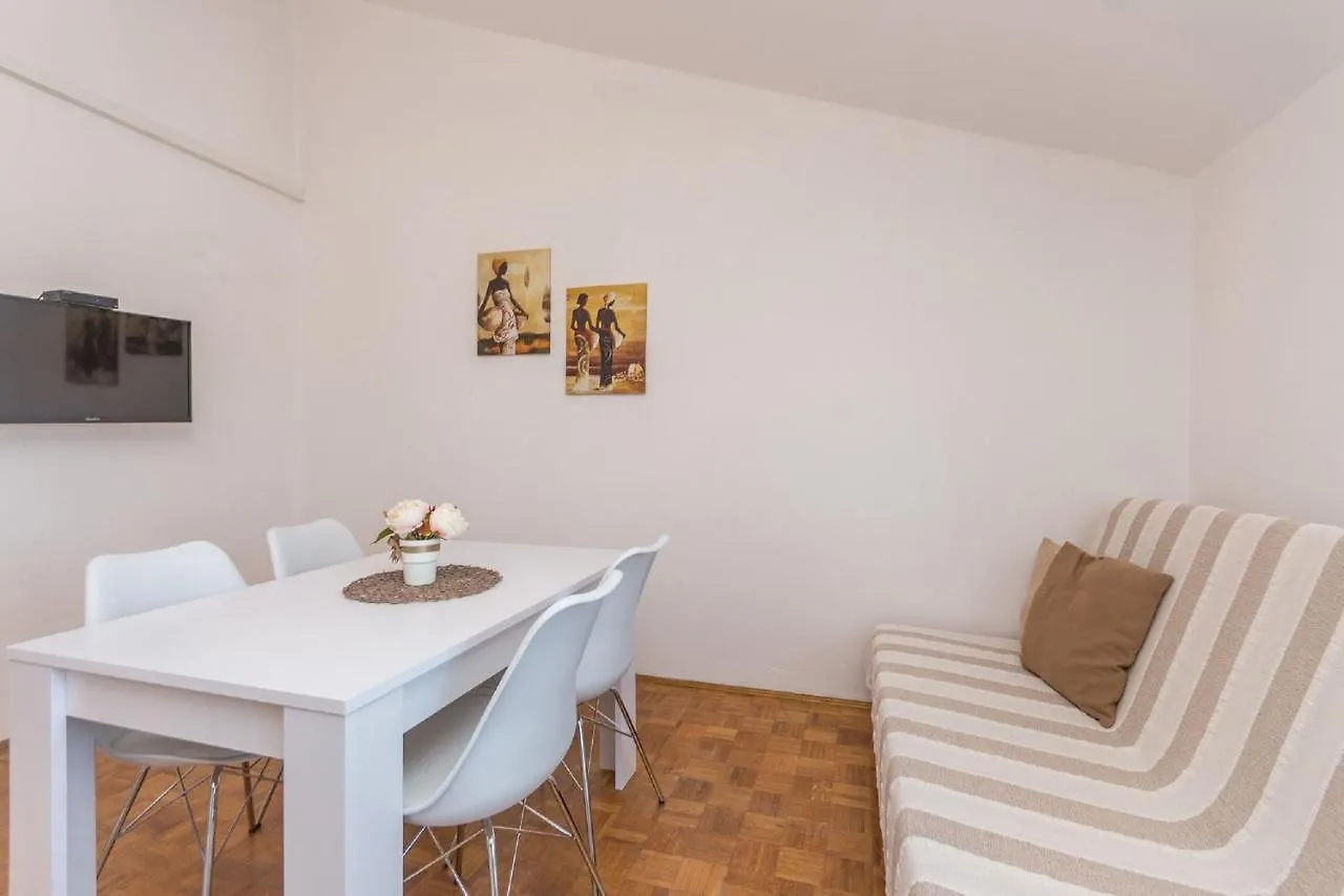 Apartment Lucija Biograd Na Moru